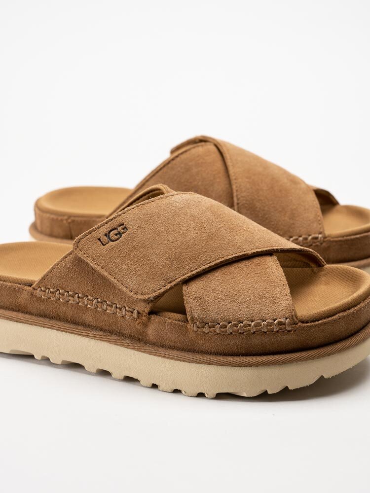 UGG - W Goldenstar Cross Slide - Bruna slip in sandaler i mocka