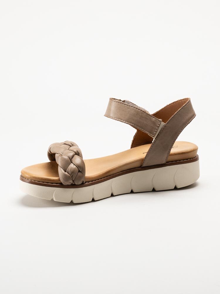 Rosa Negra - Beige sandal med flätat omtag