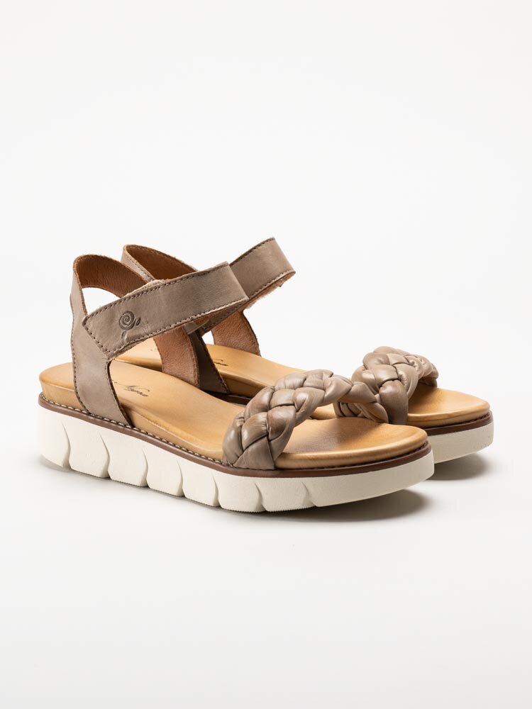 Rosa Negra - Beige sandal med flätat omtag