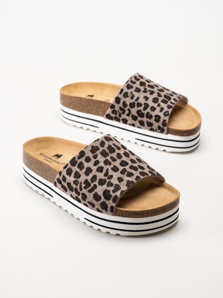 Shepherd - Ayline - Leopardmönstrade slip in platåsandaler