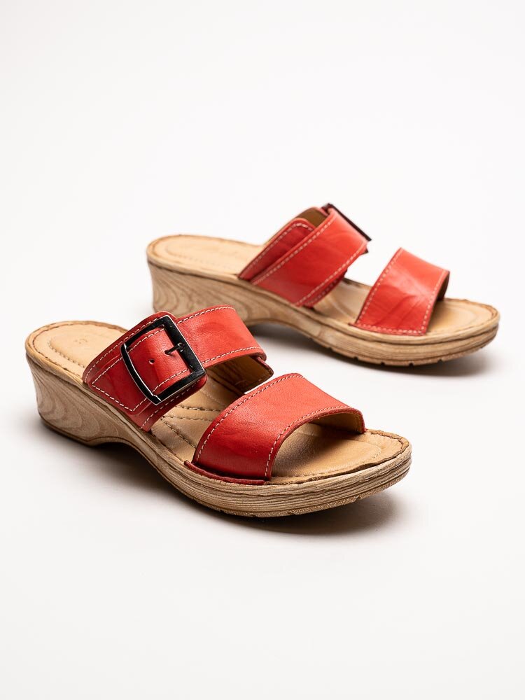 Andrea Conti - Röda sandaletter i skinn
