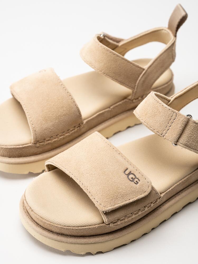 UGG - W Goldenstar - Beige platåsandaler i mocka