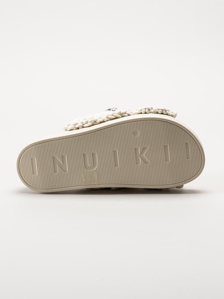 Inuikii - Woven Stones - Vita slip in sandaler i grovt virkad textil