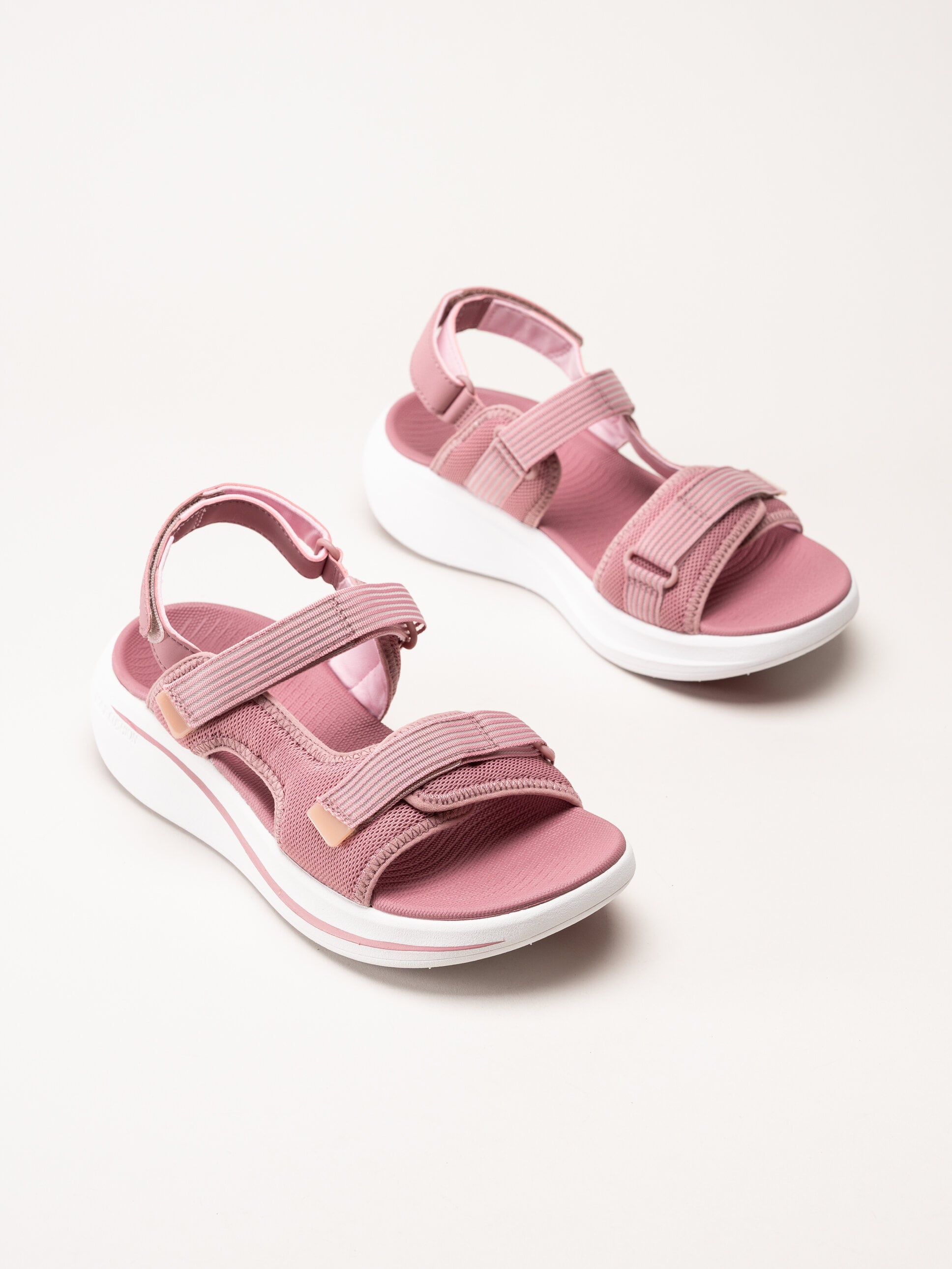 Skechers - Max Cushioning Essential - Rosa sportiga sandaler