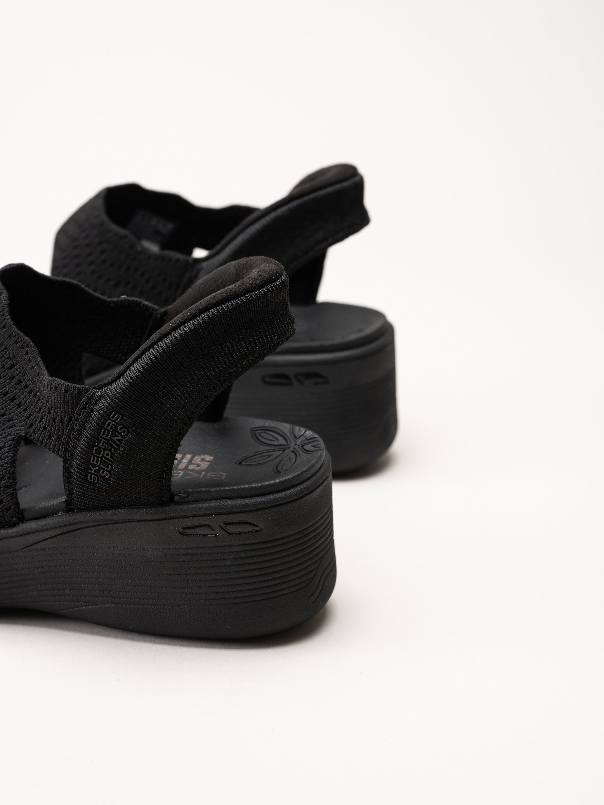 Skechers - Pier Lite - Slip On By - Svarta Slip-ins sandaler