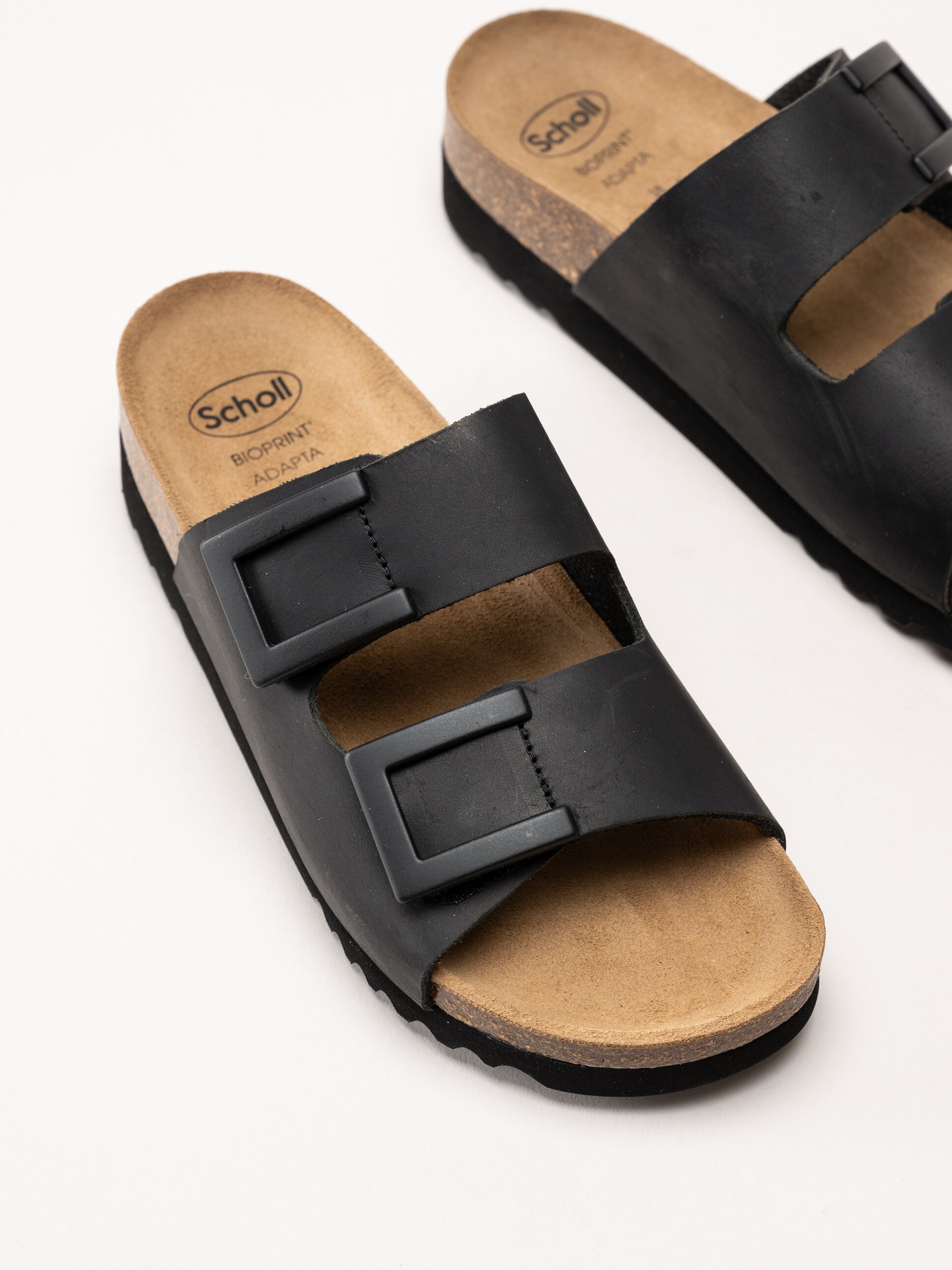 Scholl - Monterey 2 Straps - Svarta slip in sandaler i oljat skinn
