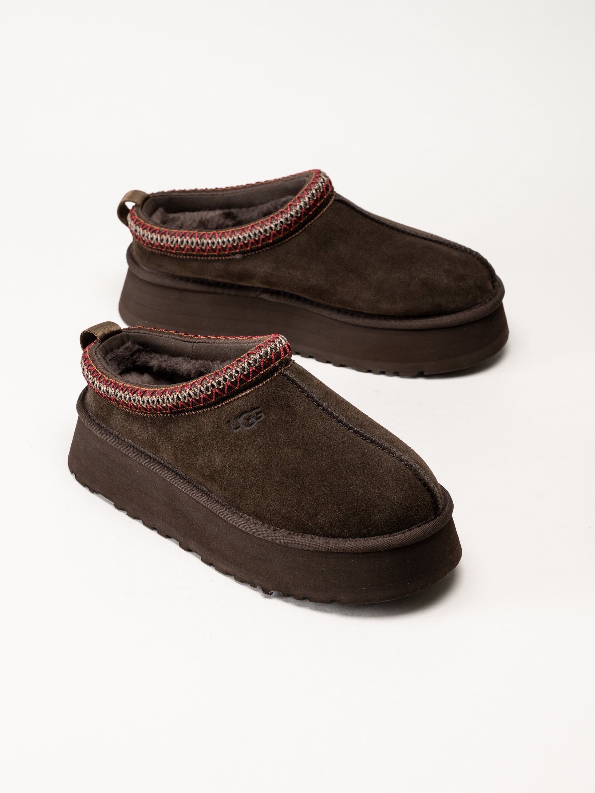 UGG - W Tazz II - Mörkbruna fårskinnsfodrade tofflor