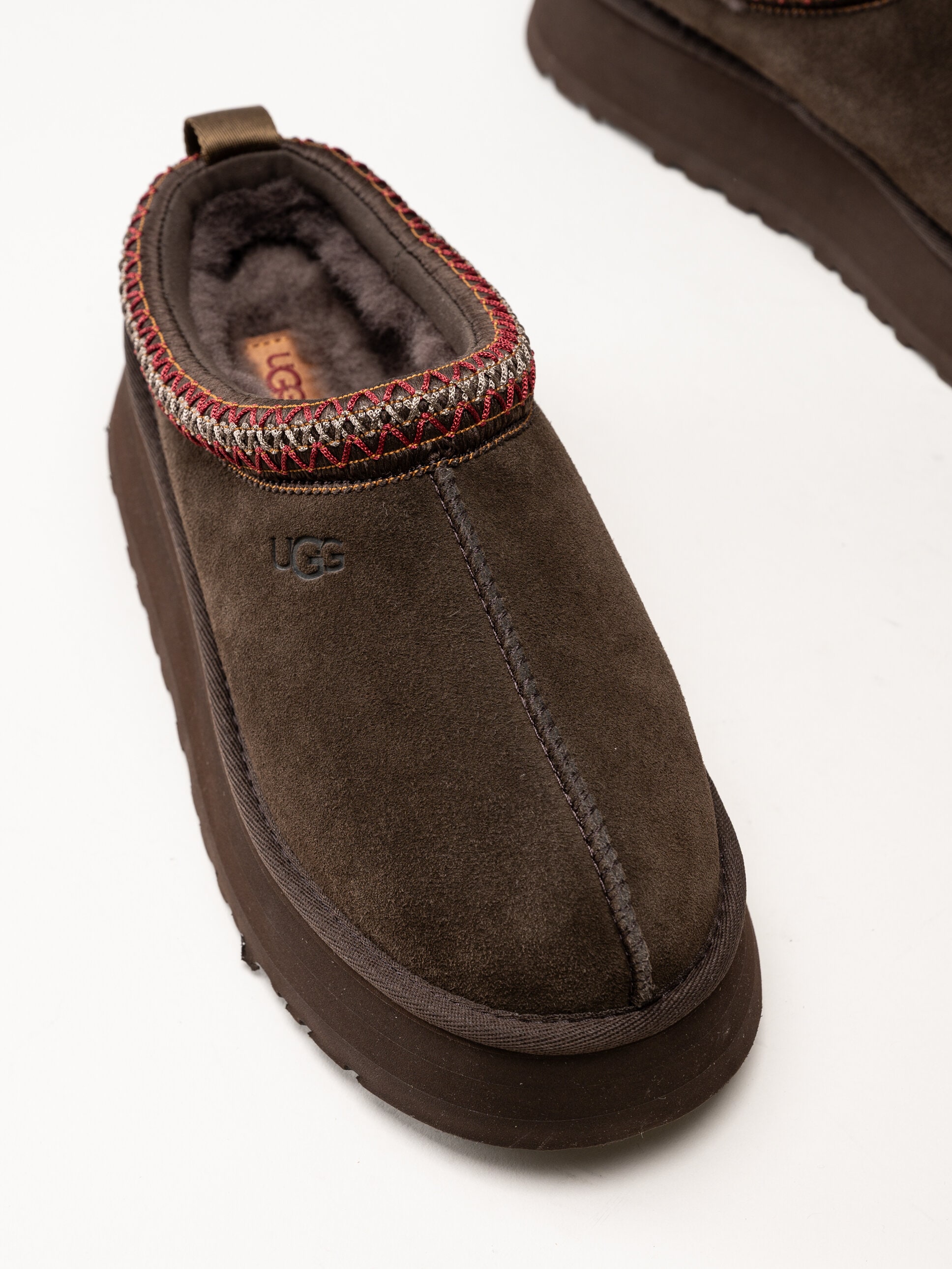UGG - W Tazz II - Mörkbruna fårskinnsfodrade tofflor