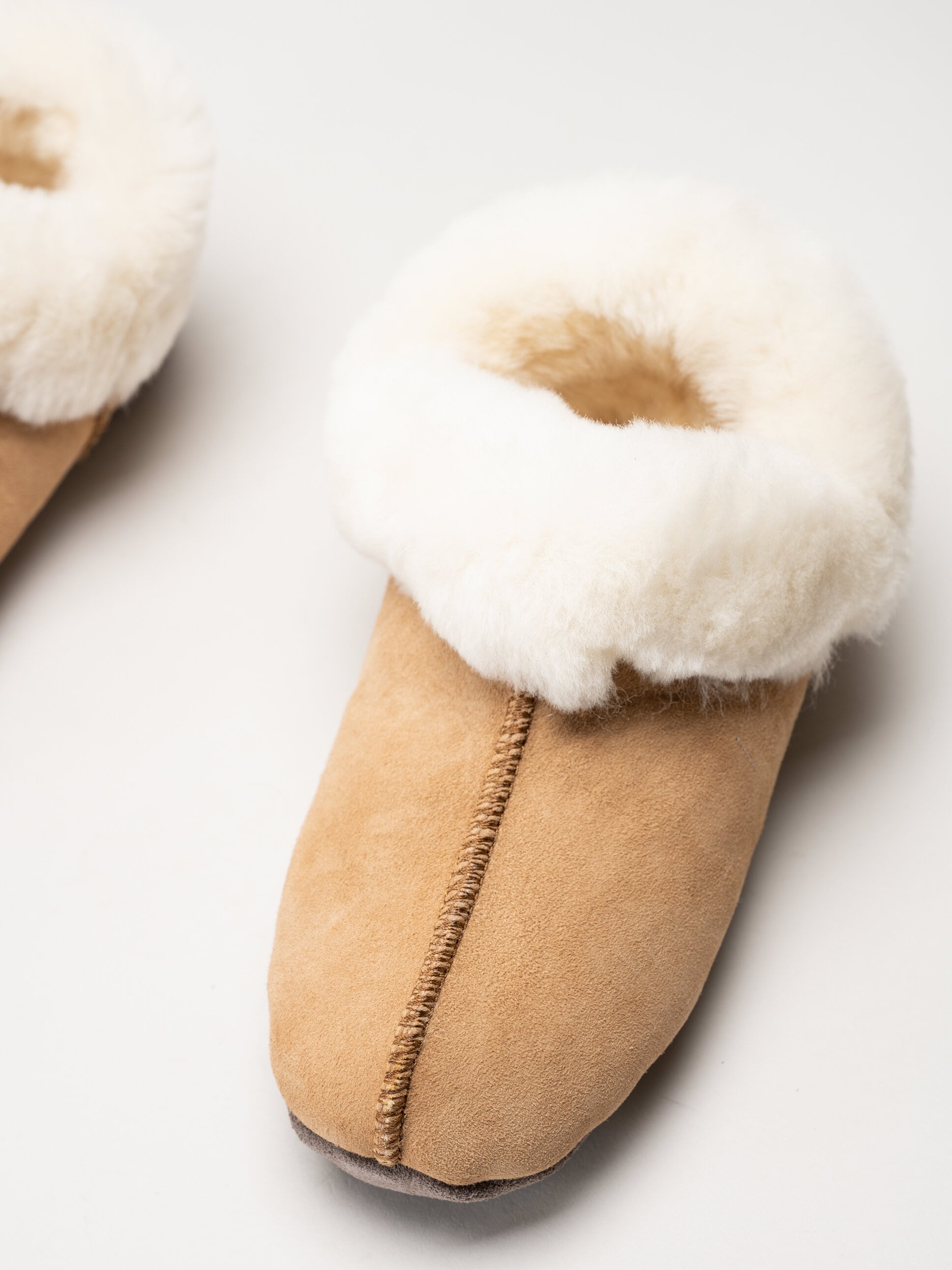 Axelda - Hemsedal - Ljusbruna fodrade tofflor i mocka