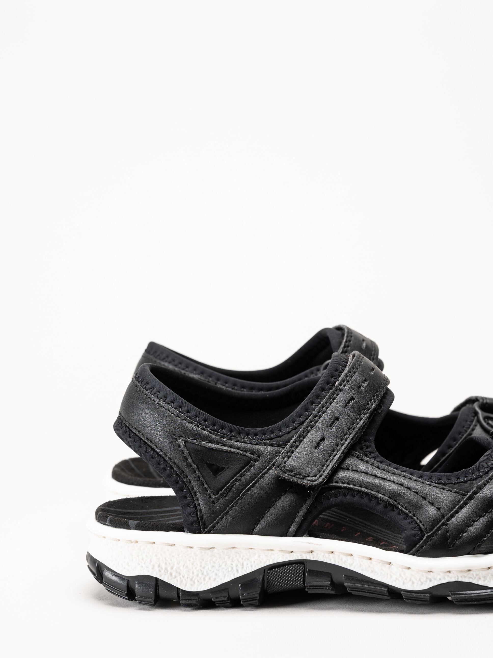 Rieker - Svarta remsandaler