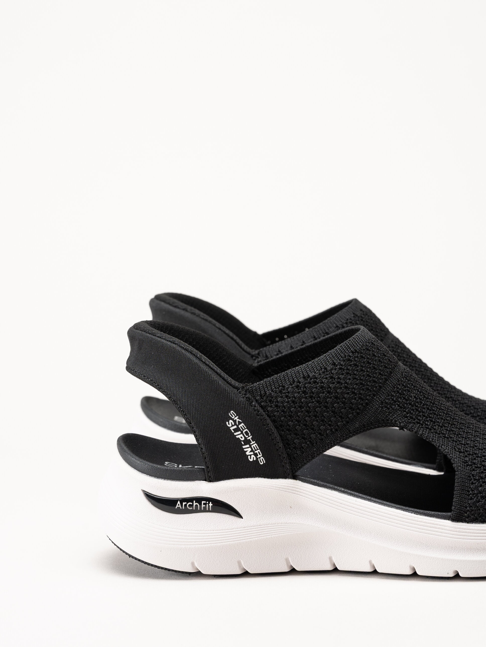 Skechers - Arch Fit - Svarta slip-in sandaler