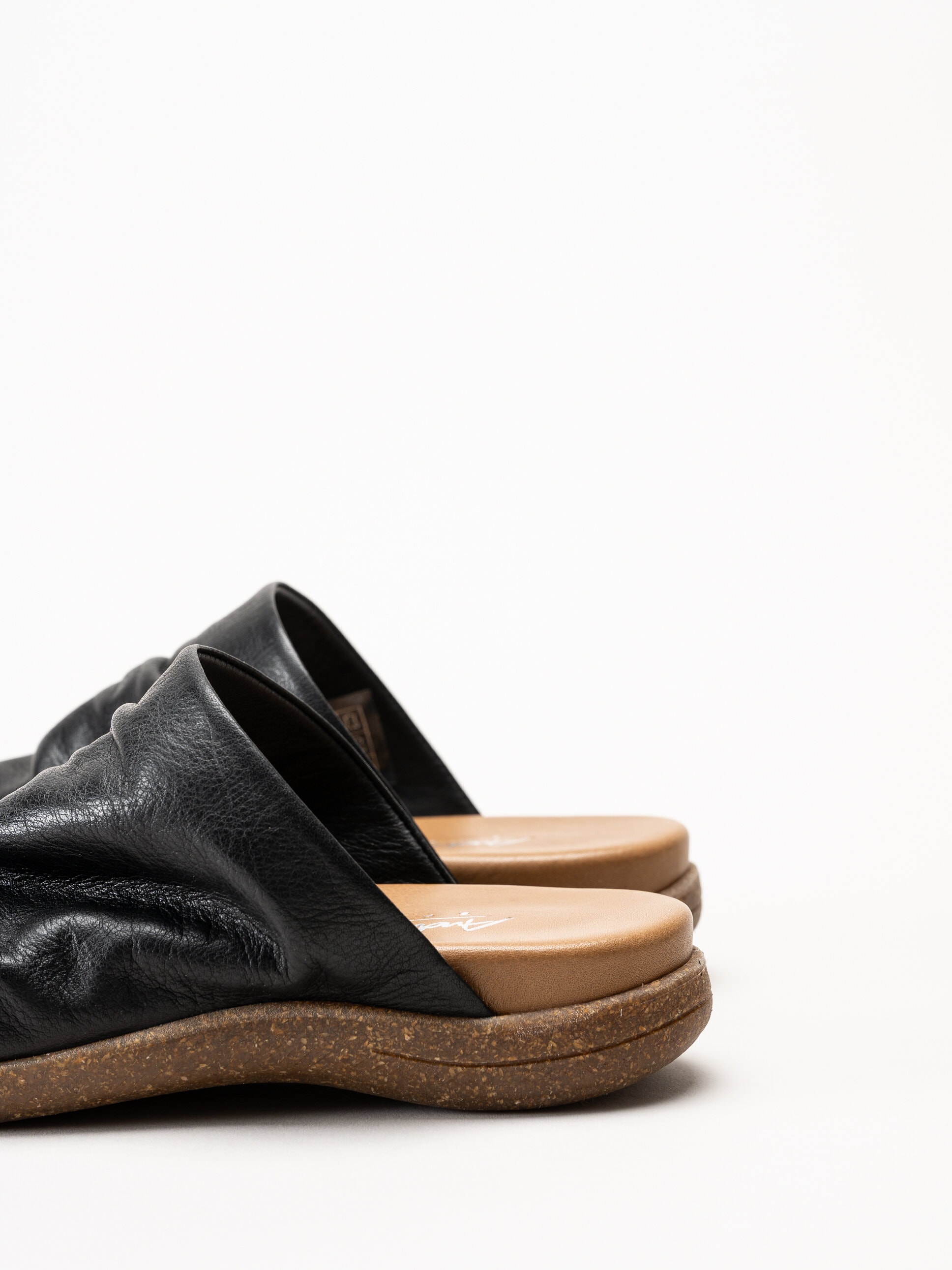 Andrea Conti - Svarta sandaler i skinn