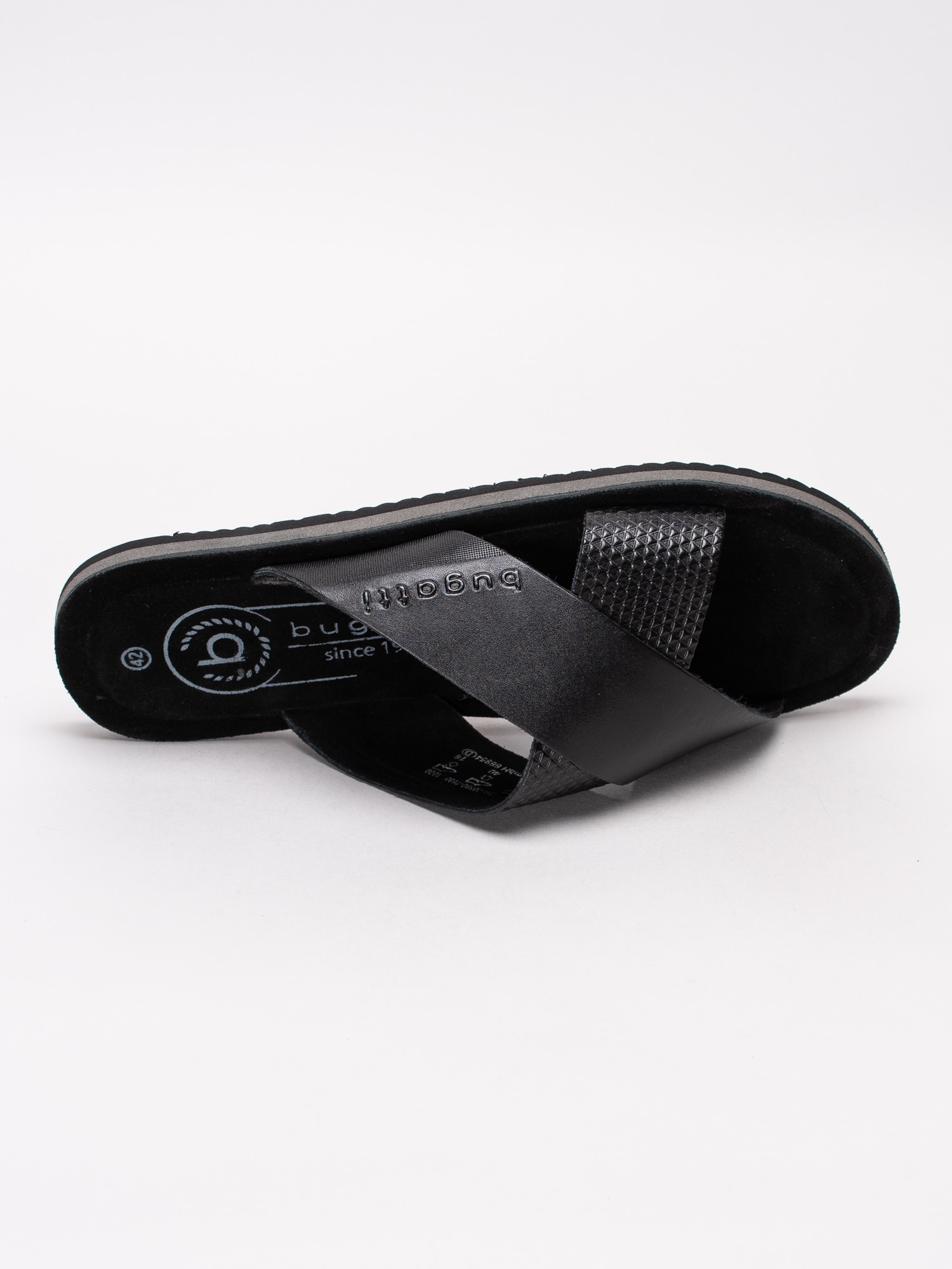 66191002 Bugatti Maro 311-70380-1100 svarta lätta slip in sandaler med korlagda band-4