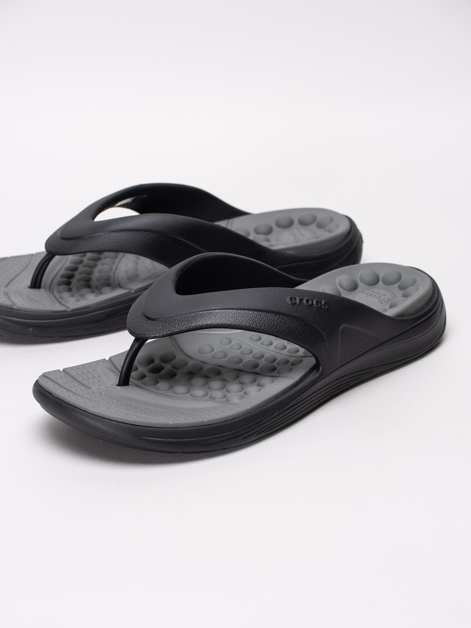 66191008 Crocs Reviva Flip 205545-0DD svarta flipflops sandaler-6