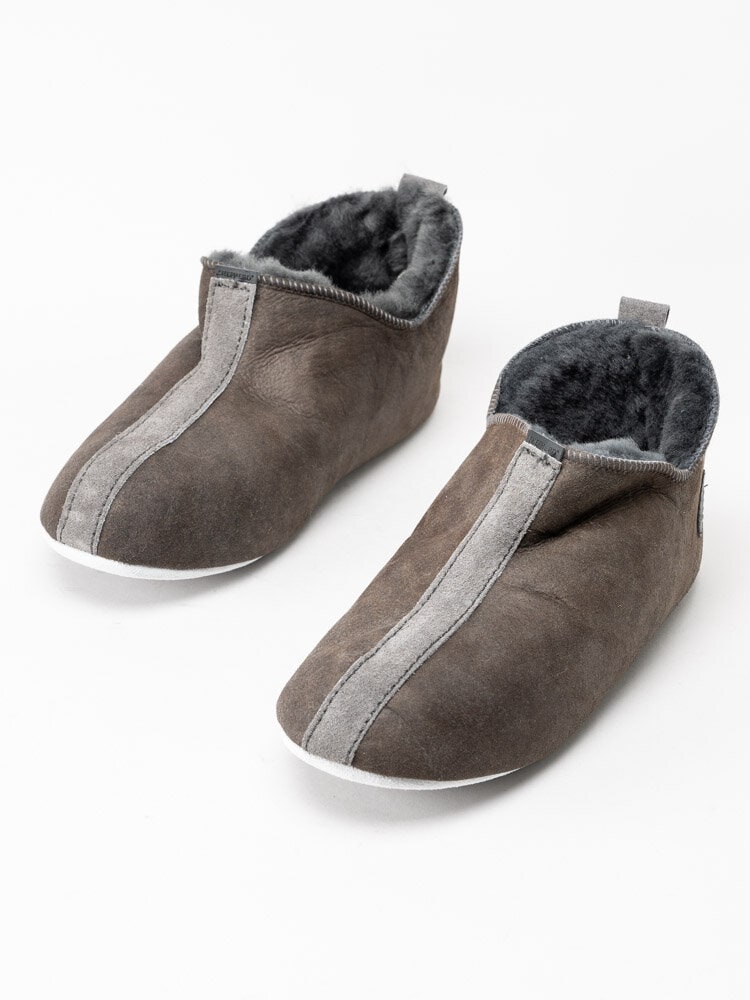 Shepherd - Henrik - Mörkbruna slip on fårskinnstofflor