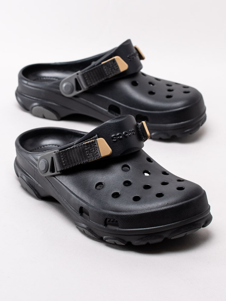 Crocs - Classic All Terrain Clog - Svarta crocs med lösbartag rem