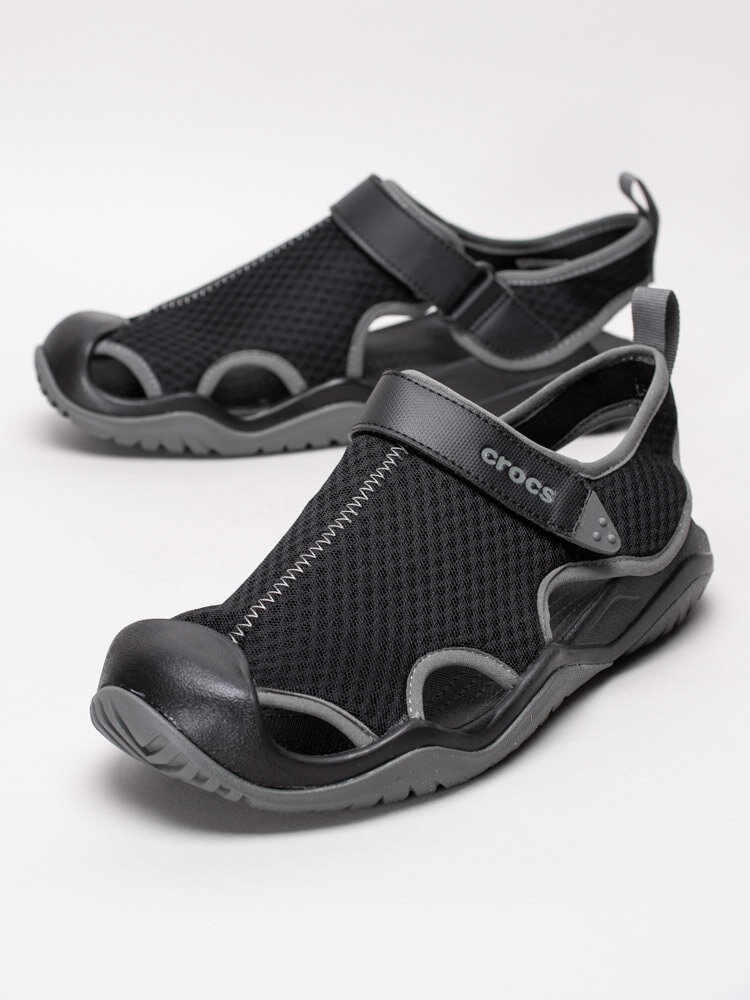 Crocs - Swiftwater Mesh Deck Sandal M - Svarta sandalskor