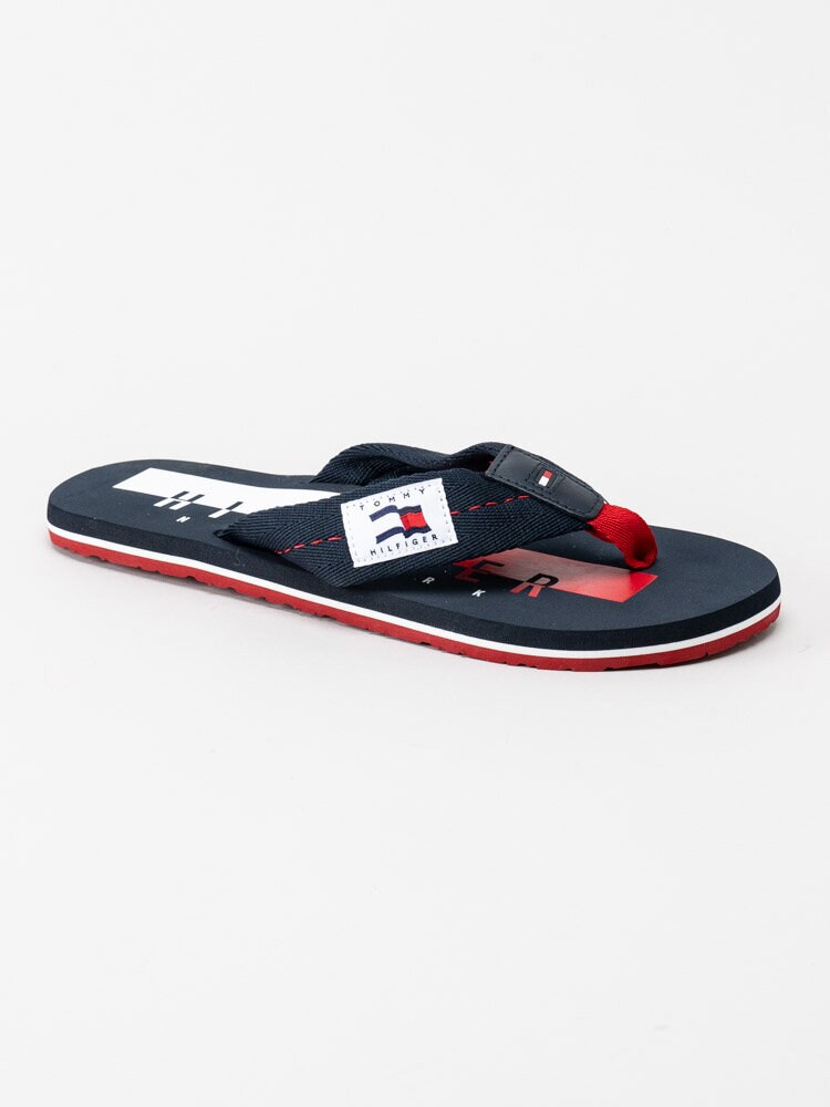Tommy Hilfiger - Badge Beach Sandal - Marinblå flip flop med röda detaljer