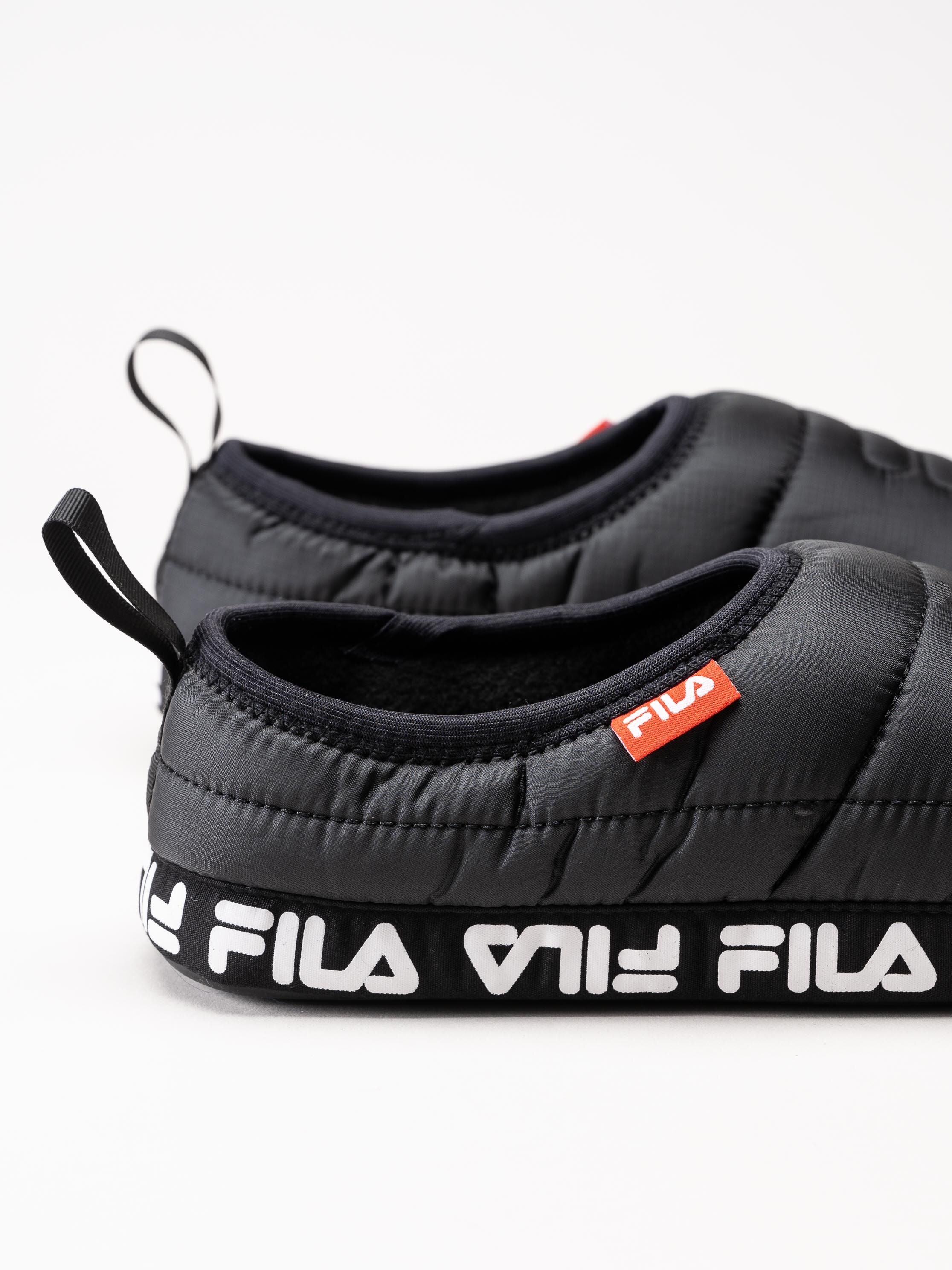 FILA - Comfider - Svarta slip on tofflor i textil