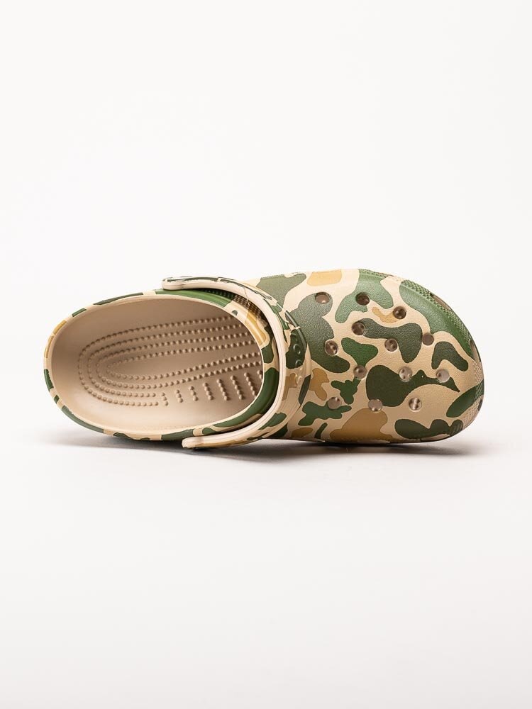 Crocs - Classic Printed Camo Clog - Camouflagefärgade slip in tofflor