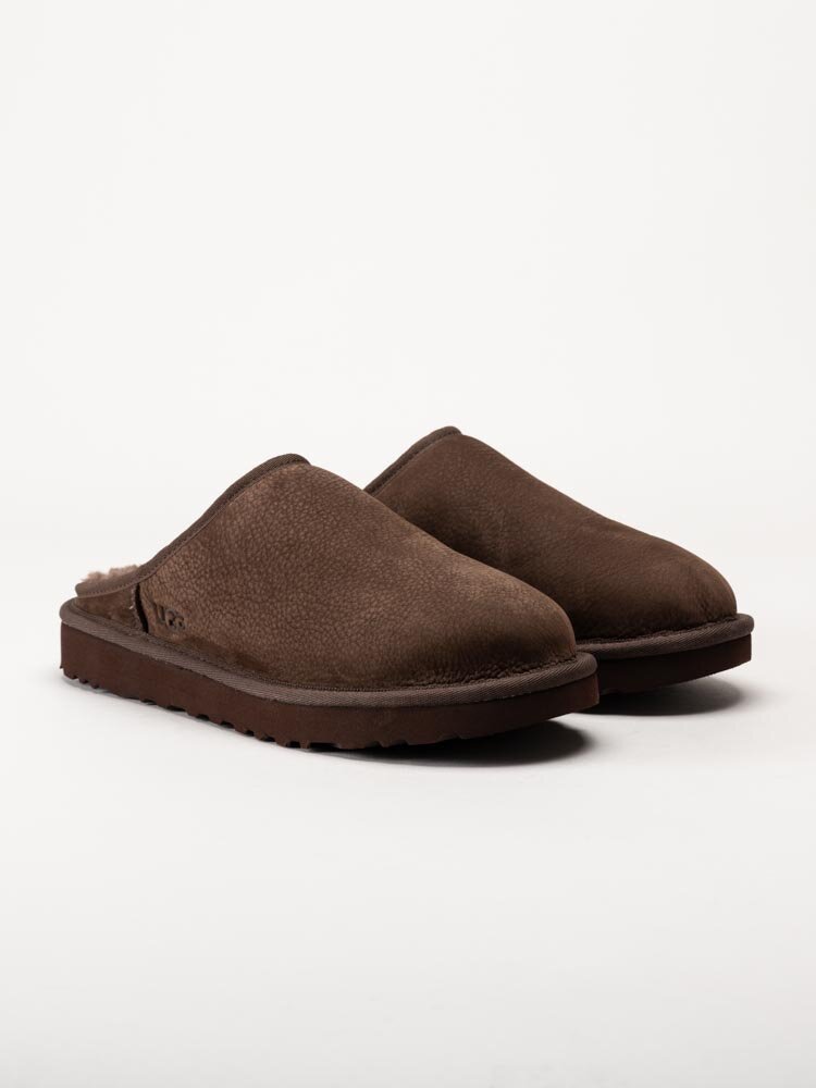 UGG - M Classic Slip On - Mörkbruna fodrade slip in tofflor