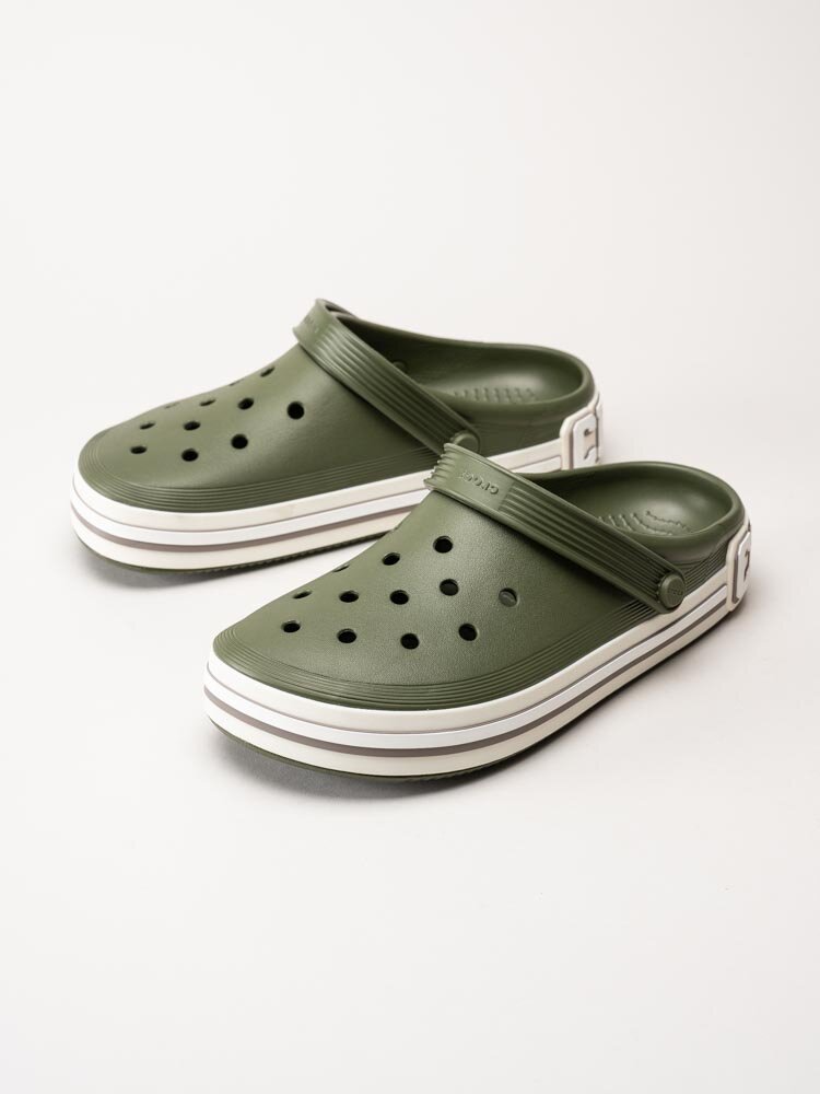 Crocs - Off Court Clog - Gröna slip in tofflor