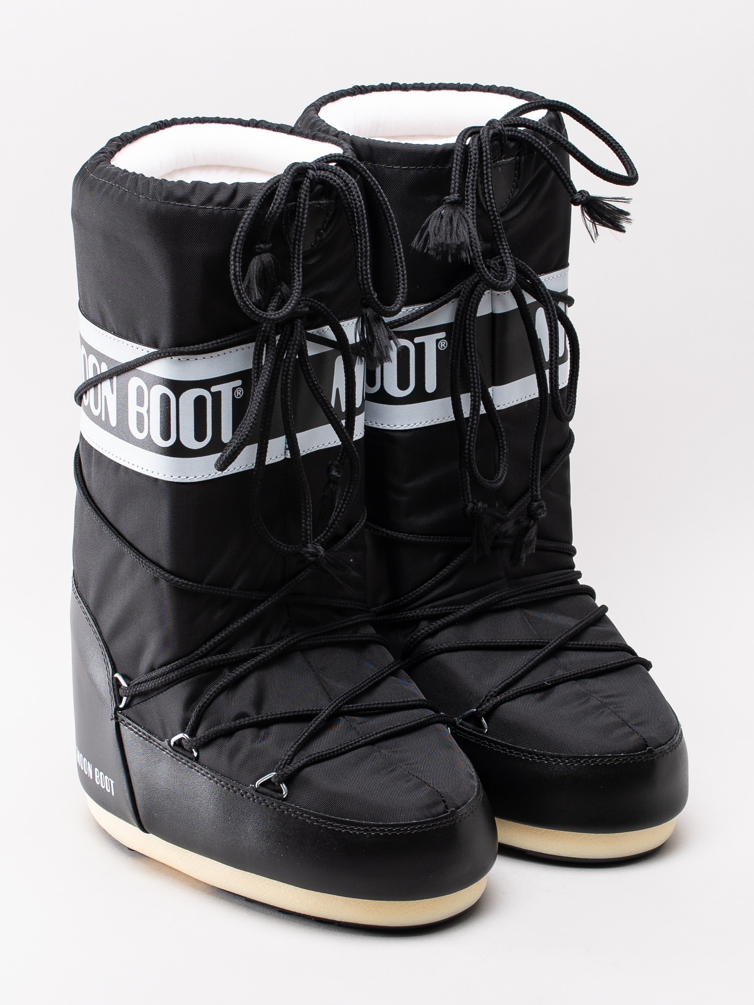 70193013 Moon Boot Nylon 965-14004400-1 svarta klassiska moon boots i nylon-3