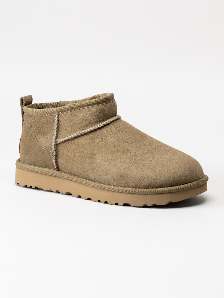 UGG - Classic Ultra Mini - Gröna fårskinnsfodrade låga vinterstövlar i mocka