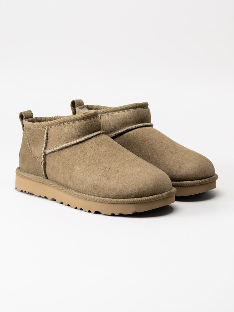 UGG - Classic Ultra Mini - Gröna fårskinnsfodrade låga vinterstövlar i mocka