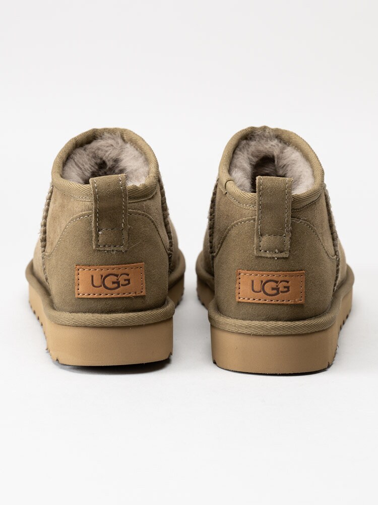 UGG - Classic Ultra Mini - Gröna fårskinnsfodrade låga vinterstövlar i mocka