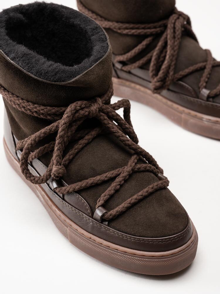 Inuikii - Classic Sneaker - Mökrbruna fårskinnsfodrade boots i mocka