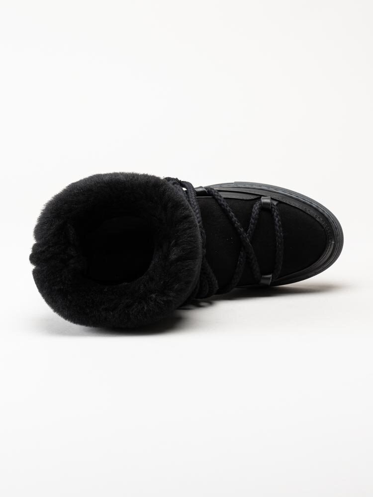Inuikii - Classic High - Svarta höga fårskinnsfodrade boots i mocka