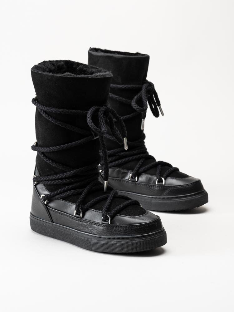 Inuikii - Classic High Laced - Svarta höga fårskinnsfodrade boots i mocka