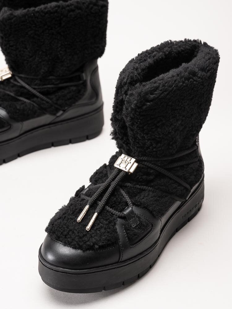 Tommy Hilfiger - Tommy Teddy Snowboot - Svarta boots i teddy pile och skinn