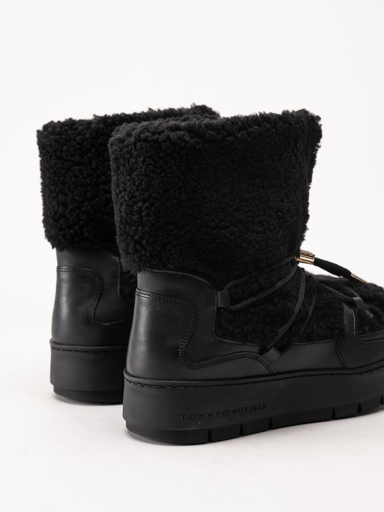 Tommy Hilfiger - Tommy Teddy Snowboot - Svarta boots i teddy pile och skinn