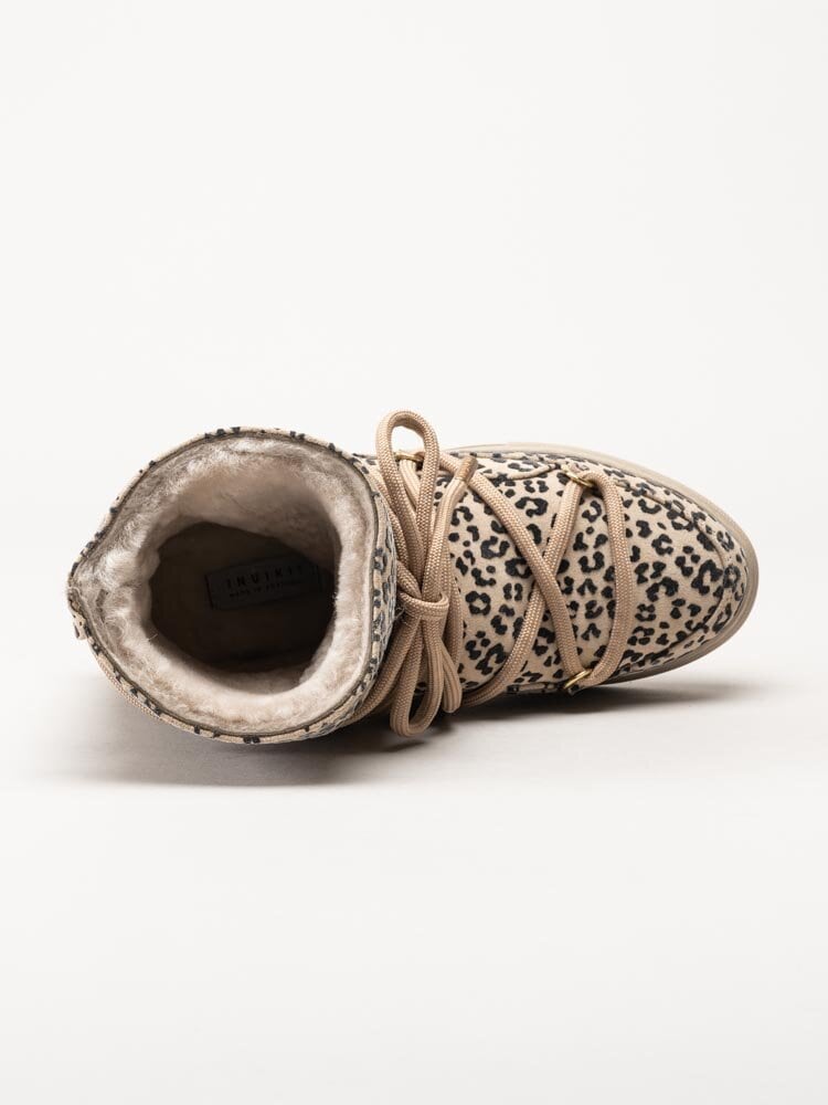 Inuikii - Classic Leo Wedge - Leopardmönstrade boots i mocka