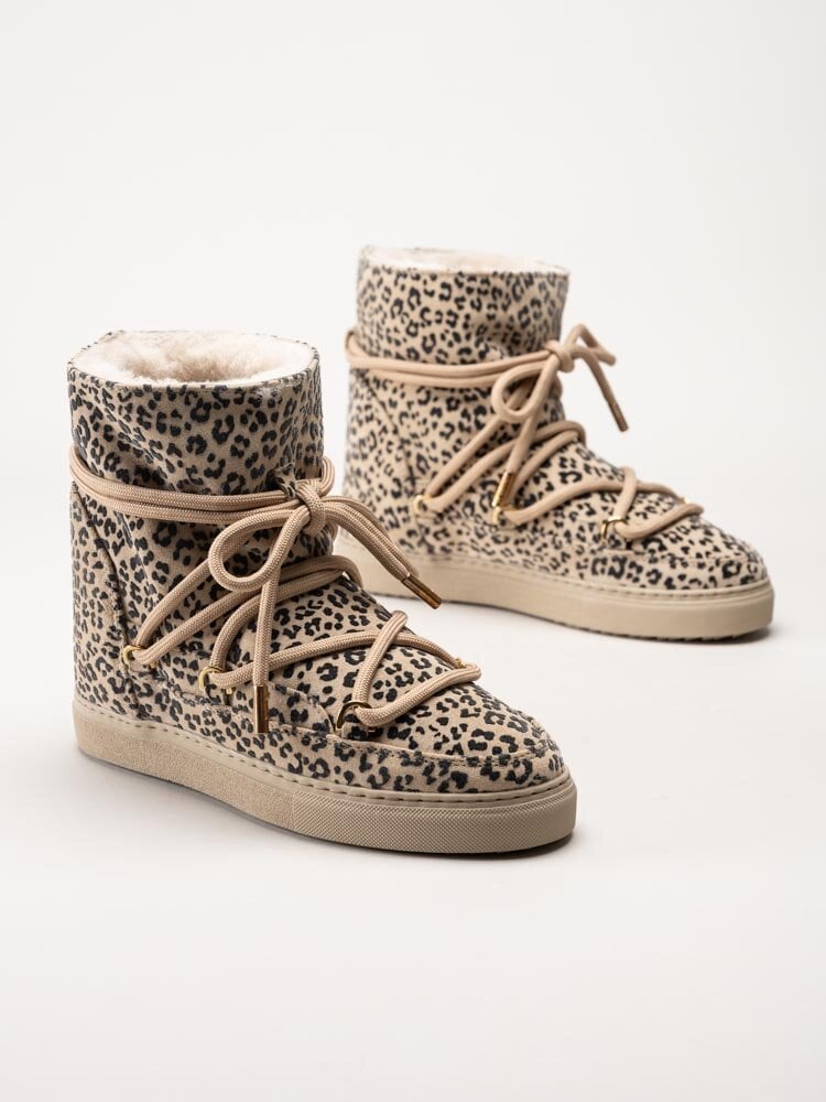 Inuikii - Classic Leo Wedge - Leopardmönstrade boots i mocka