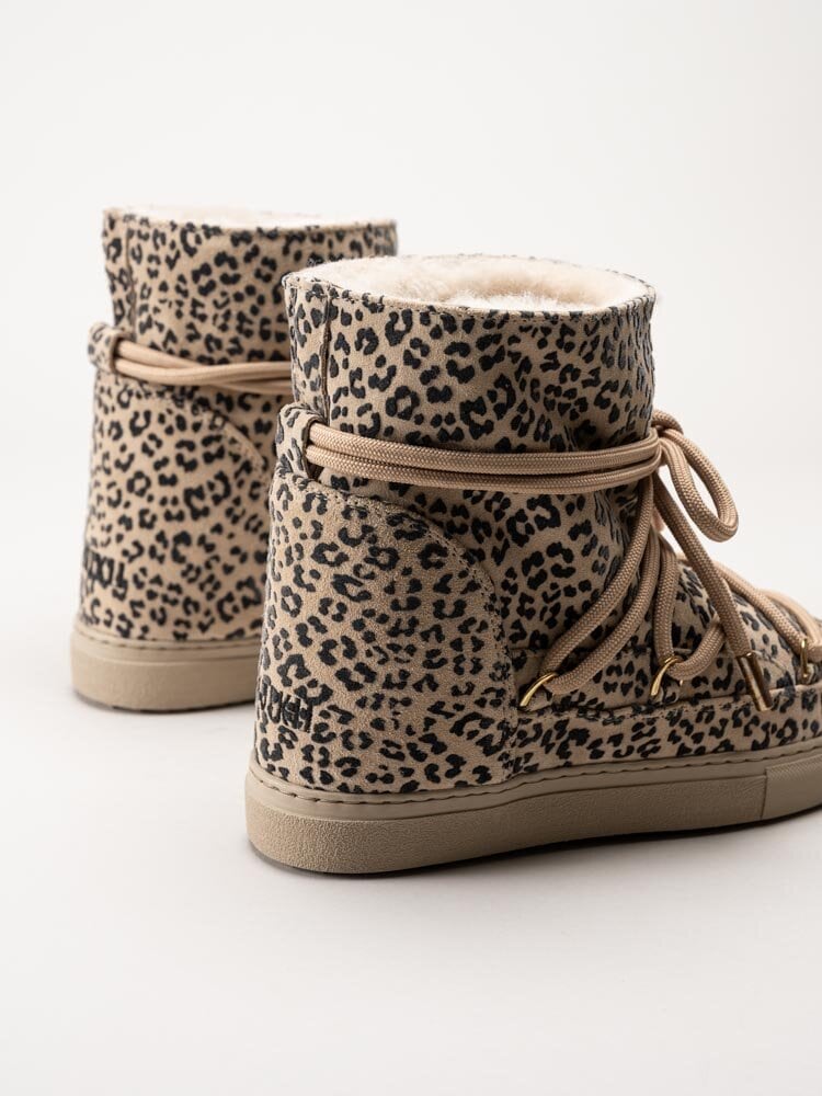 Inuikii - Classic Leo Wedge - Leopardmönstrade boots i mocka