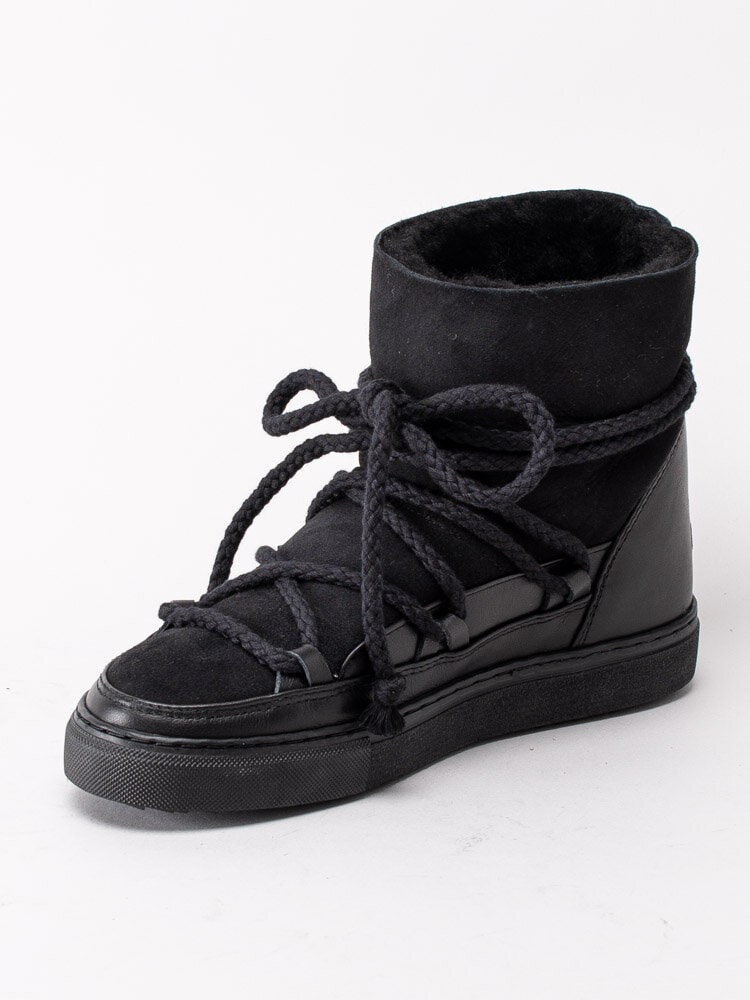 Inuikii - Classic sneaker - Svarta fårskinnsfodrade boots i mocka