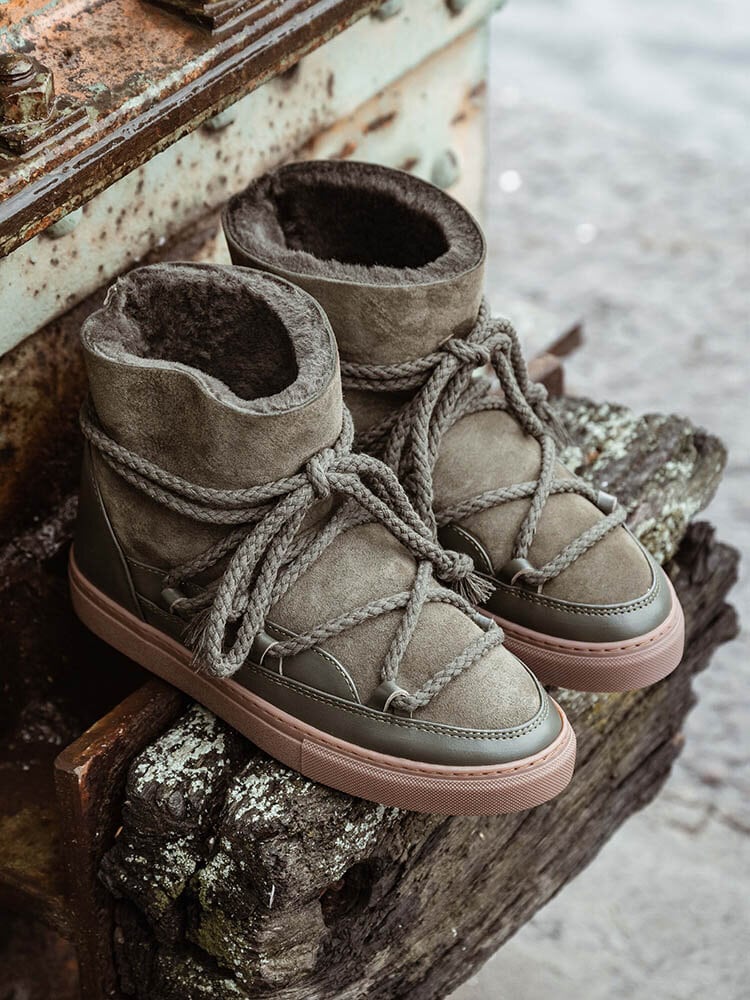 Inuikii - Classic sneaker - Gröna fårskinnsfodrade boots i mocka