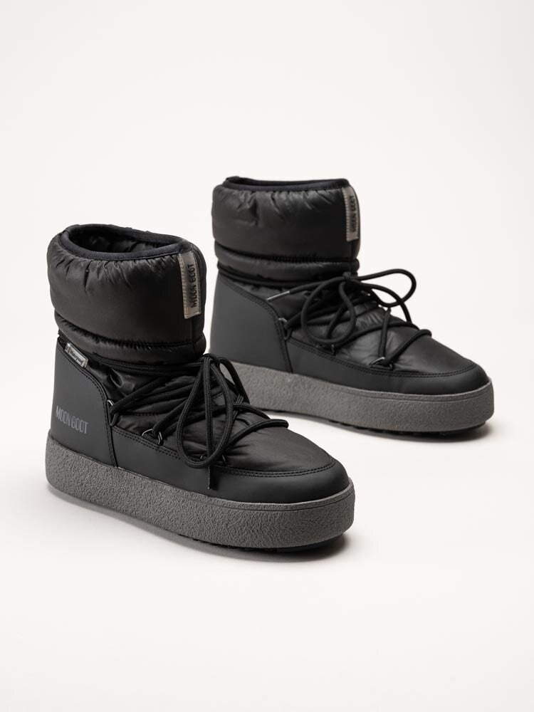 Moon Boot - MB LTRACK Low Nylon WP - Svarta boots i mjuk nylon