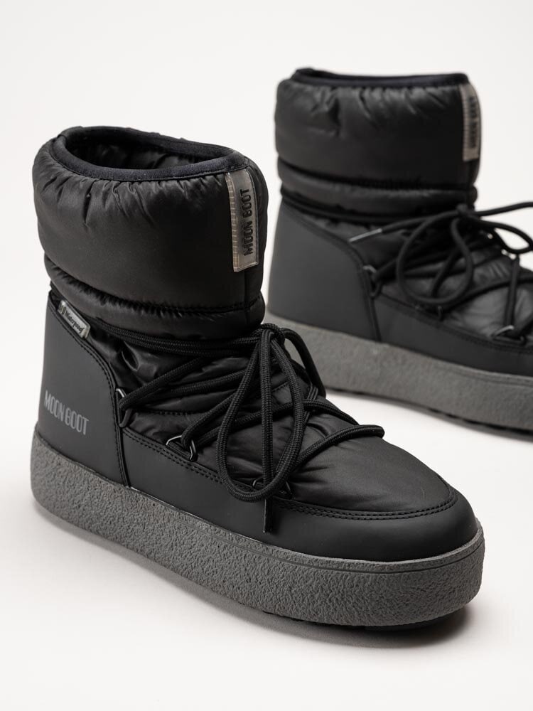 Moon Boot - MB LTRACK Low Nylon WP - Svarta boots i mjuk nylon