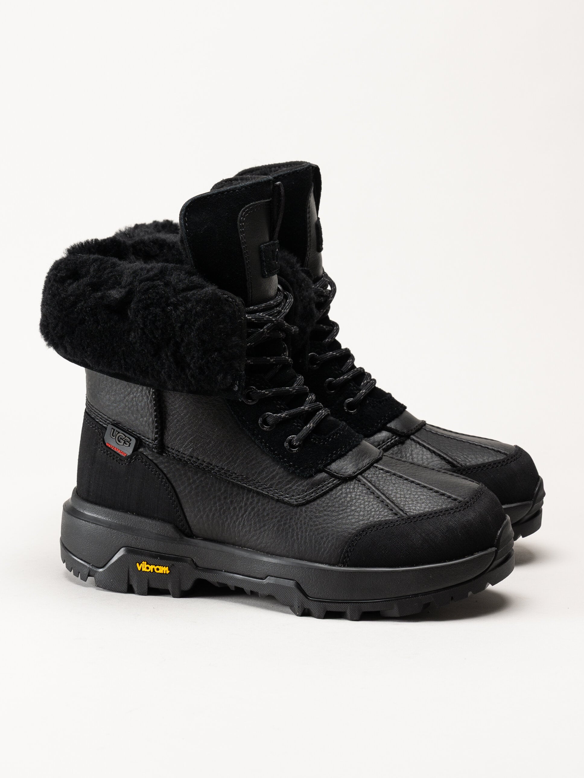 UGG - W Adirondack Boot XXV - Svarta ullfodrade vinterkängor