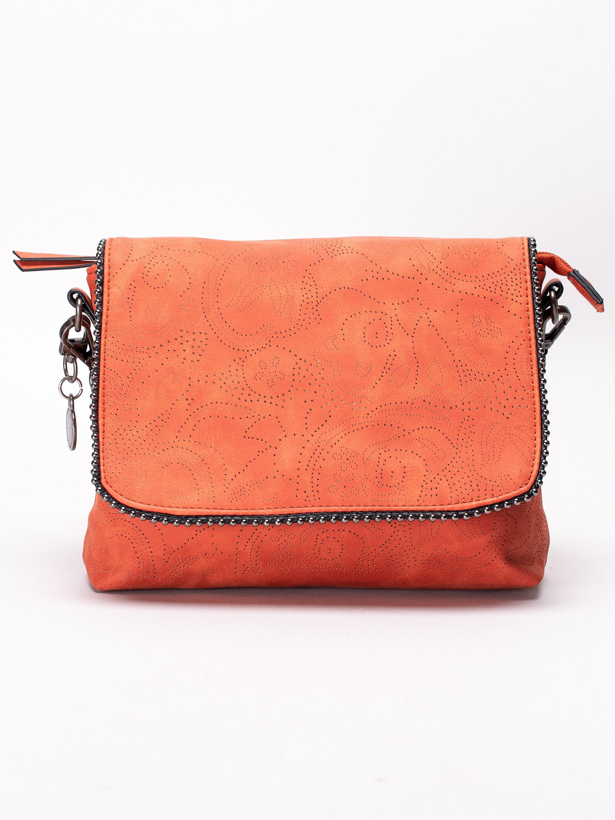 86193021 Ulrika Design 36-5358-11 Leaf orange perforerad flapbag med nitar-1