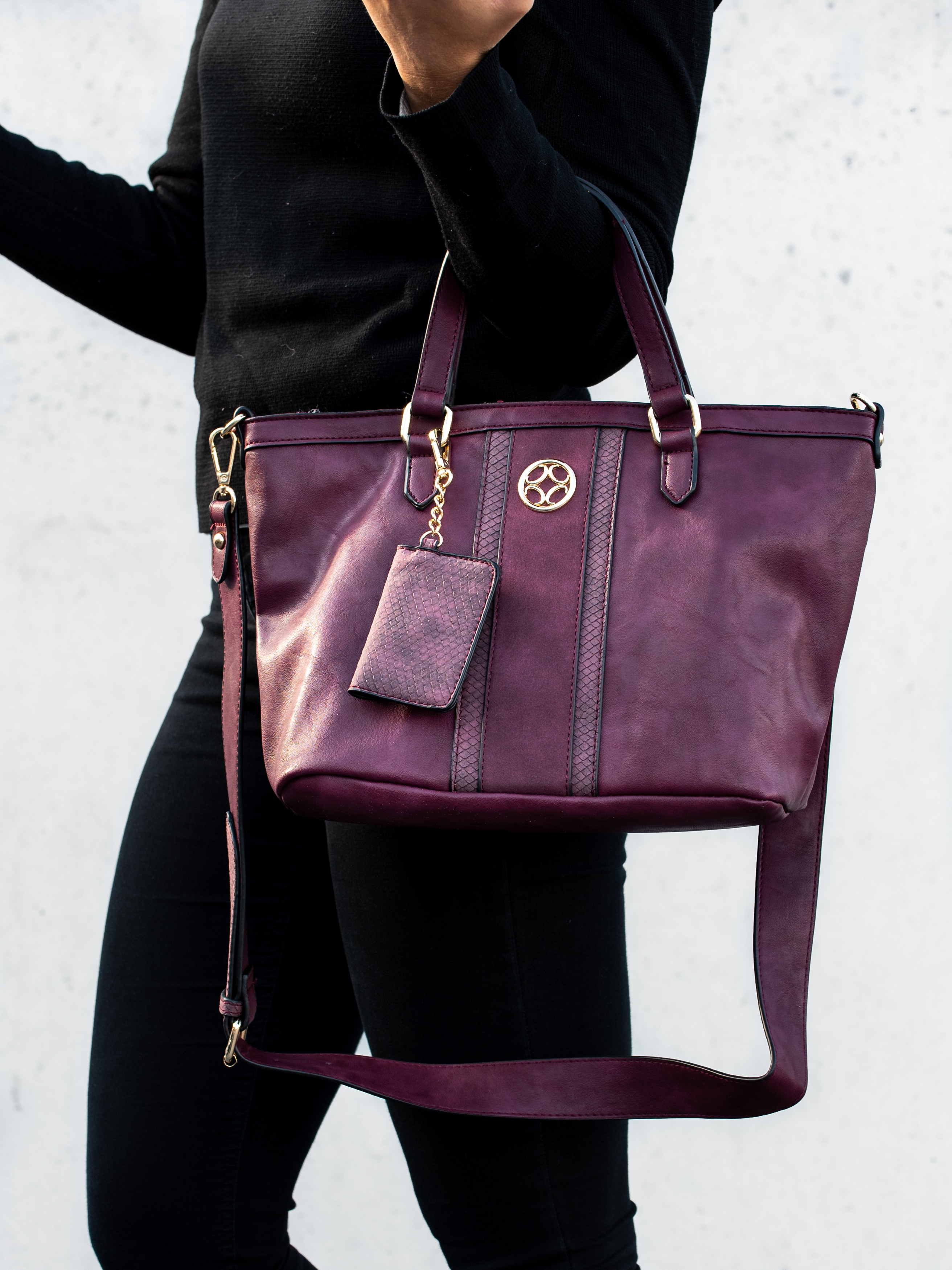 Ulrika Design - 35-8233 - Mörkröd handväska med innerväska och liten plånbok