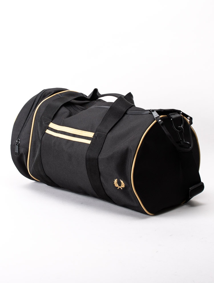 86203003 Fred Perry Twin Tipped Barrel Bag L8264-157 Svart väska med detaljer i guld-3