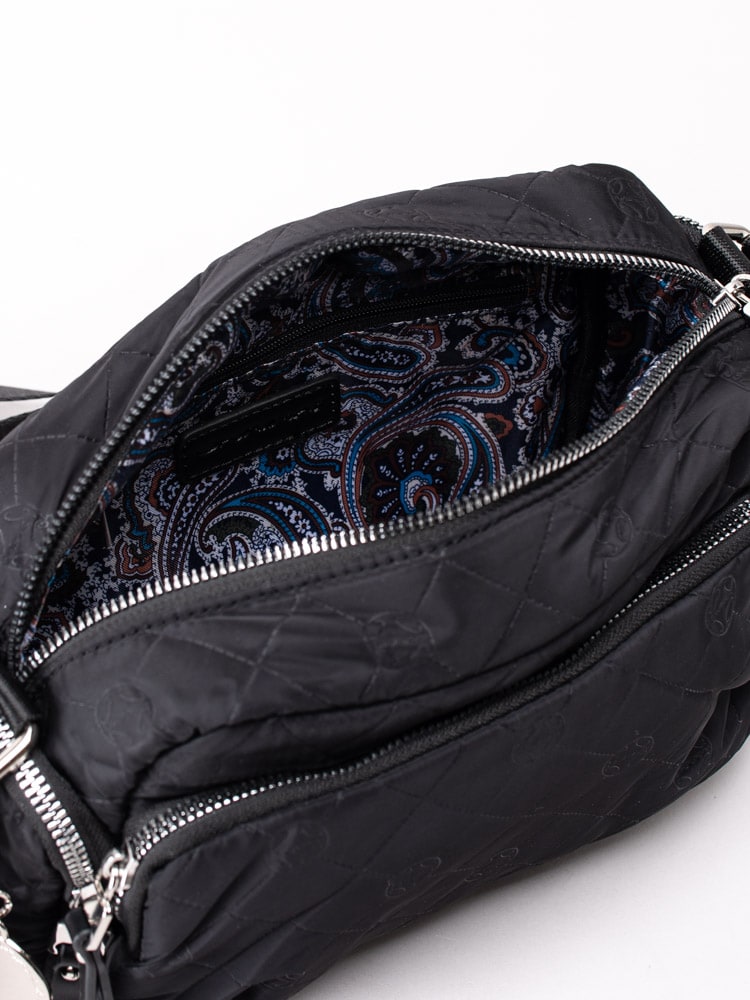 86203067 Ulrika Design 35-1632-1 Black Svart väska i nylon med fack-4