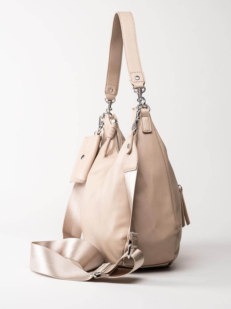 Ulrika Design - Hook - Beige hoboväska i skinnimitation
