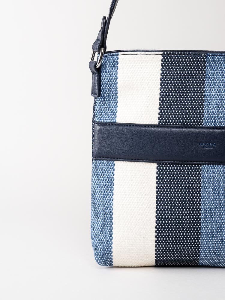 Ulrika Design - Stripe - Blå randig axelremsväska i textil