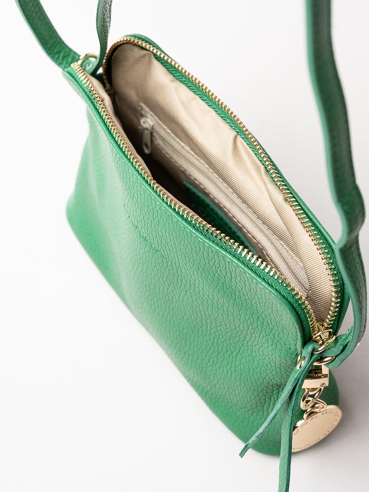 Ulrika Design - Leather - Grön liten axelremsväska i skinn